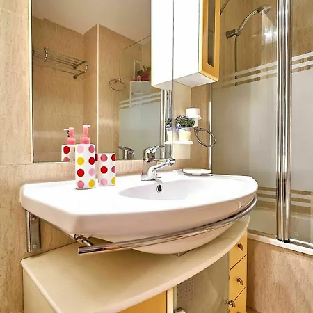 Espanhouse Helena Apartmán *